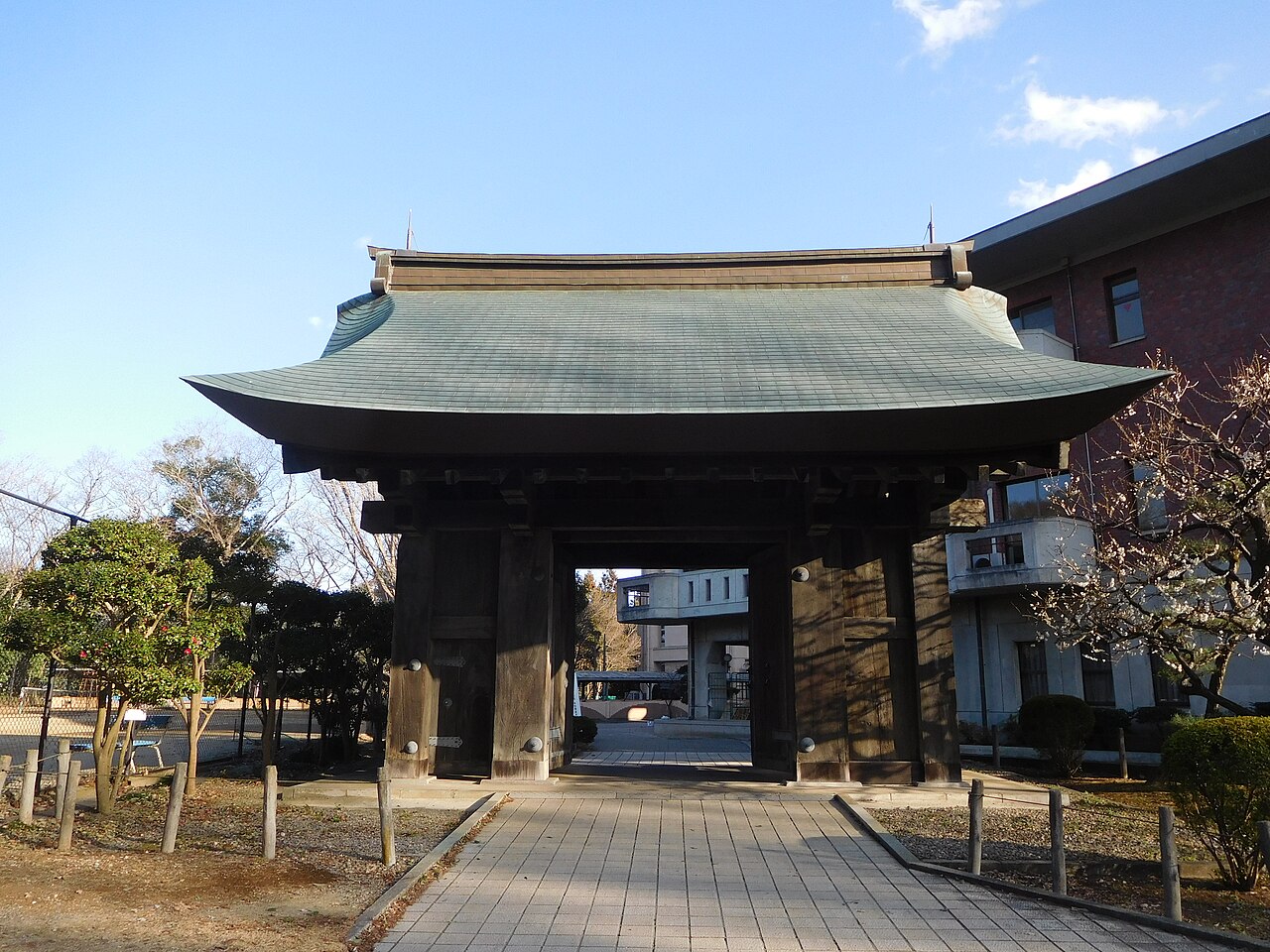 復元された水戸城大手門