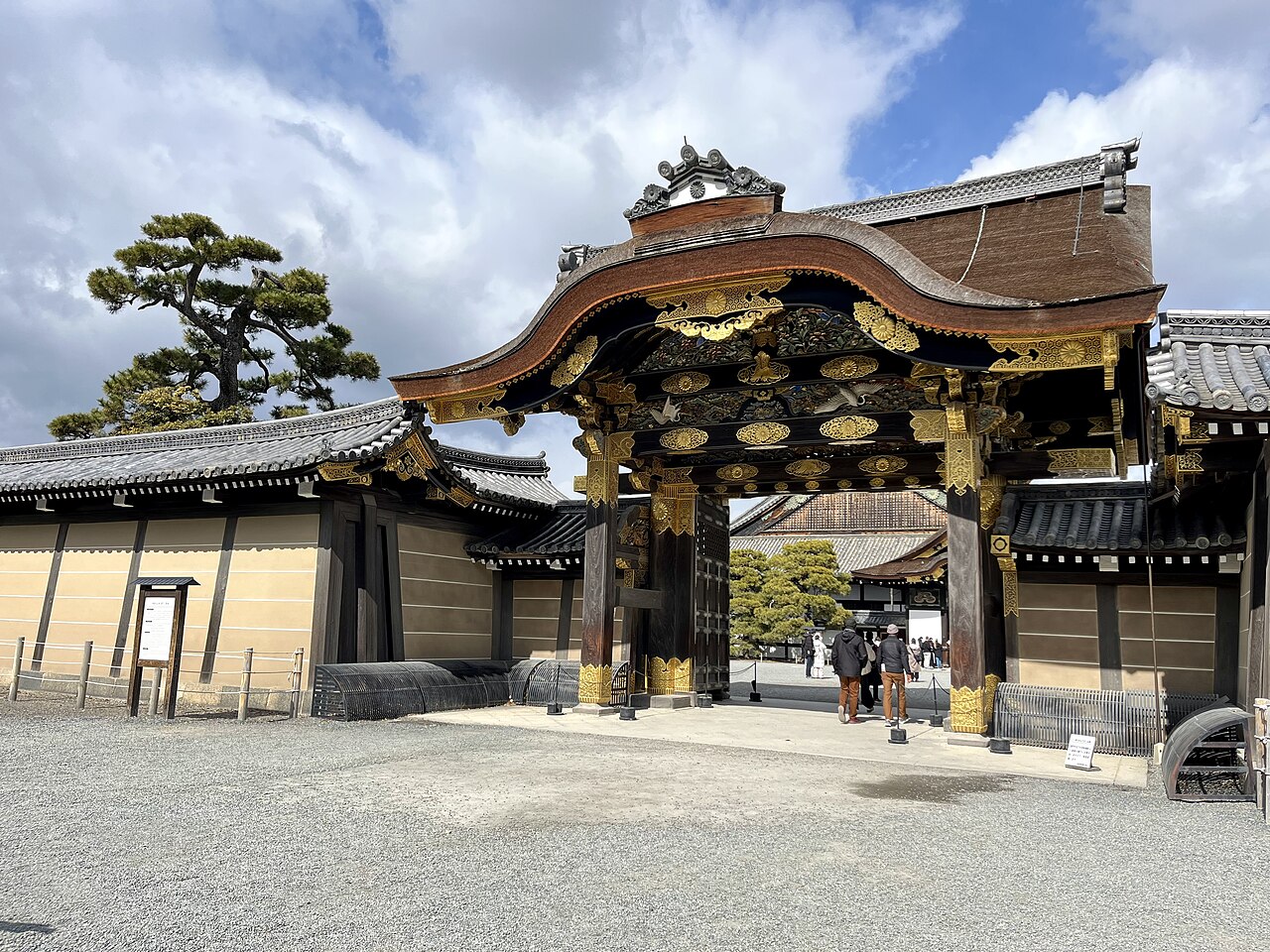 二条城 二の丸御殿唐門
