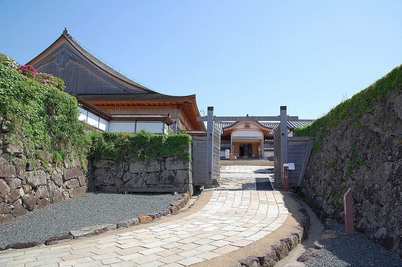 篠山城 復元された大書院の全景