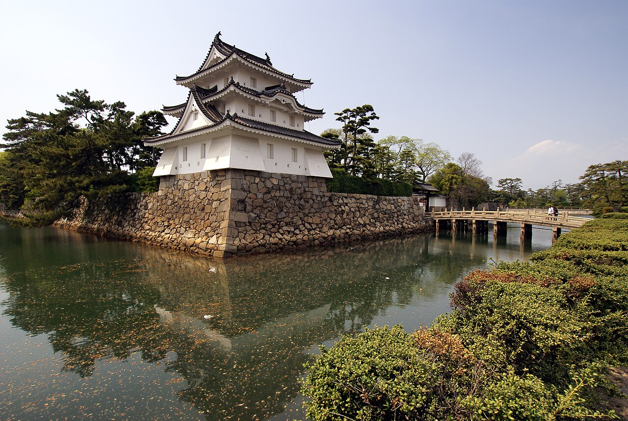 高松城の月見櫓と水手御門